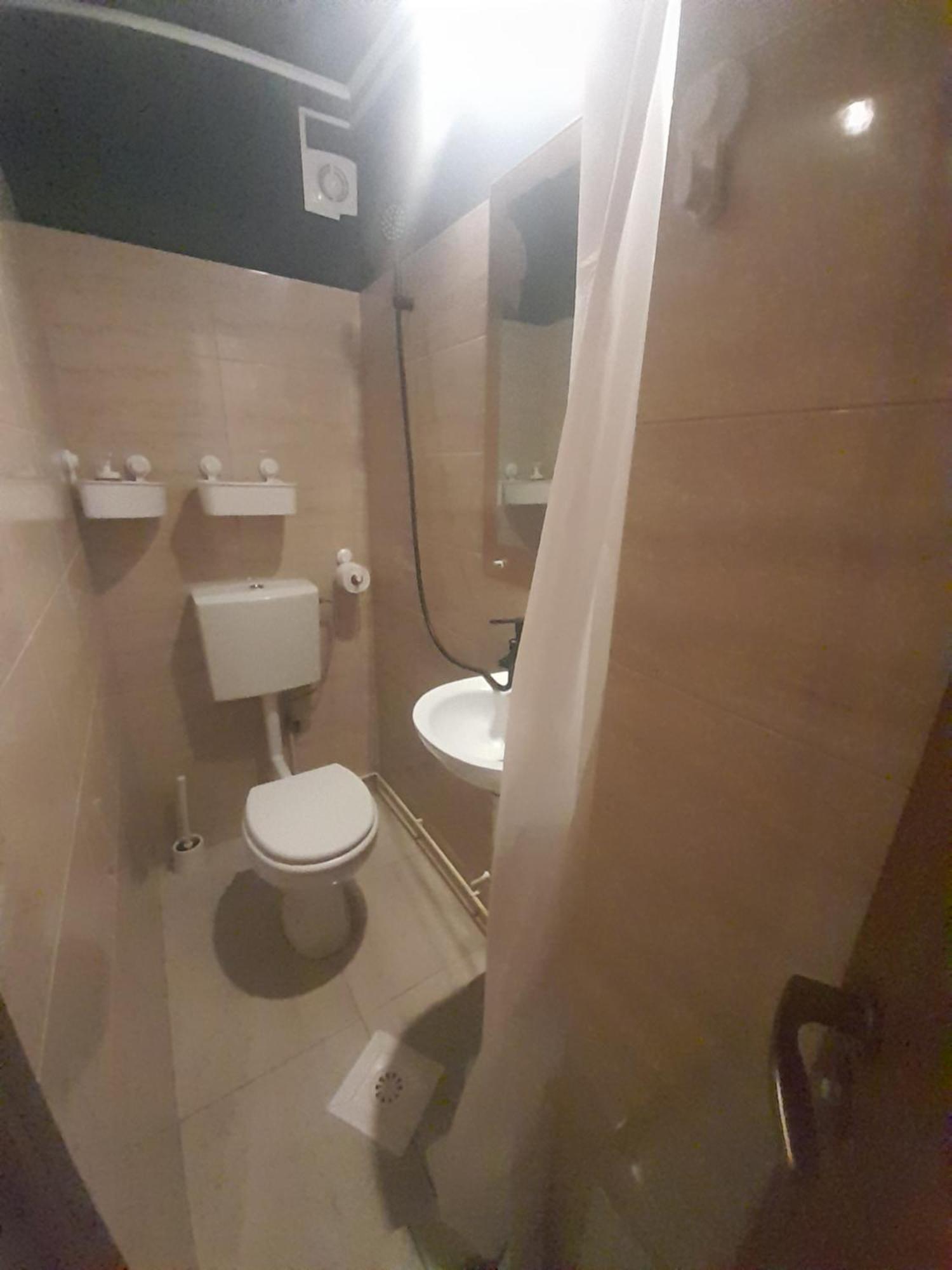 15 Minutes Apartment Bucureşti Ngoại thất bức ảnh